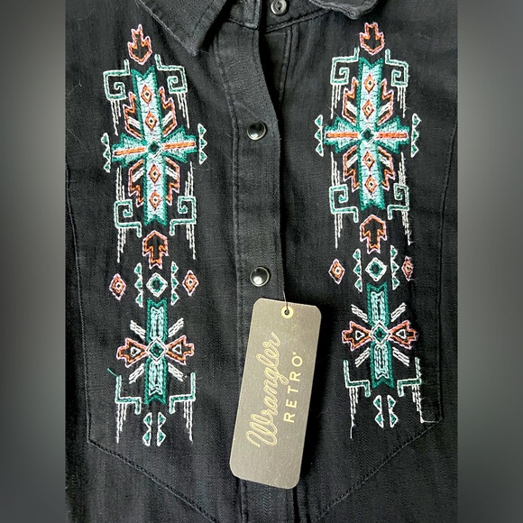 NWT Wrangler Retro Embroidered Shirt - Picture 3 of 4